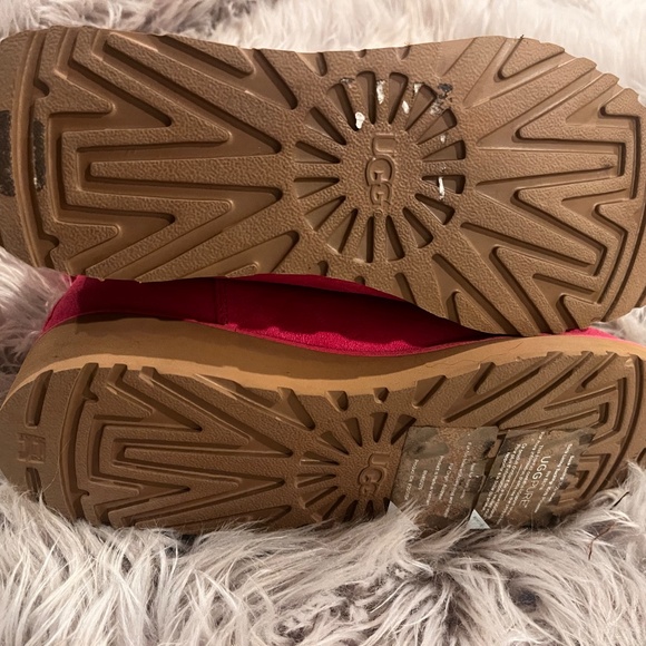 Pink Uggs 8.5 - Picture 4 of 5